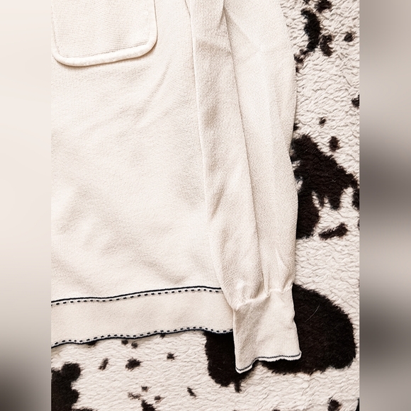 WOMEN'S 70'S SLIGHTLY SHEER BUTTON UP V-NECK BLOUSE - CREAM - Picture 4 of 6